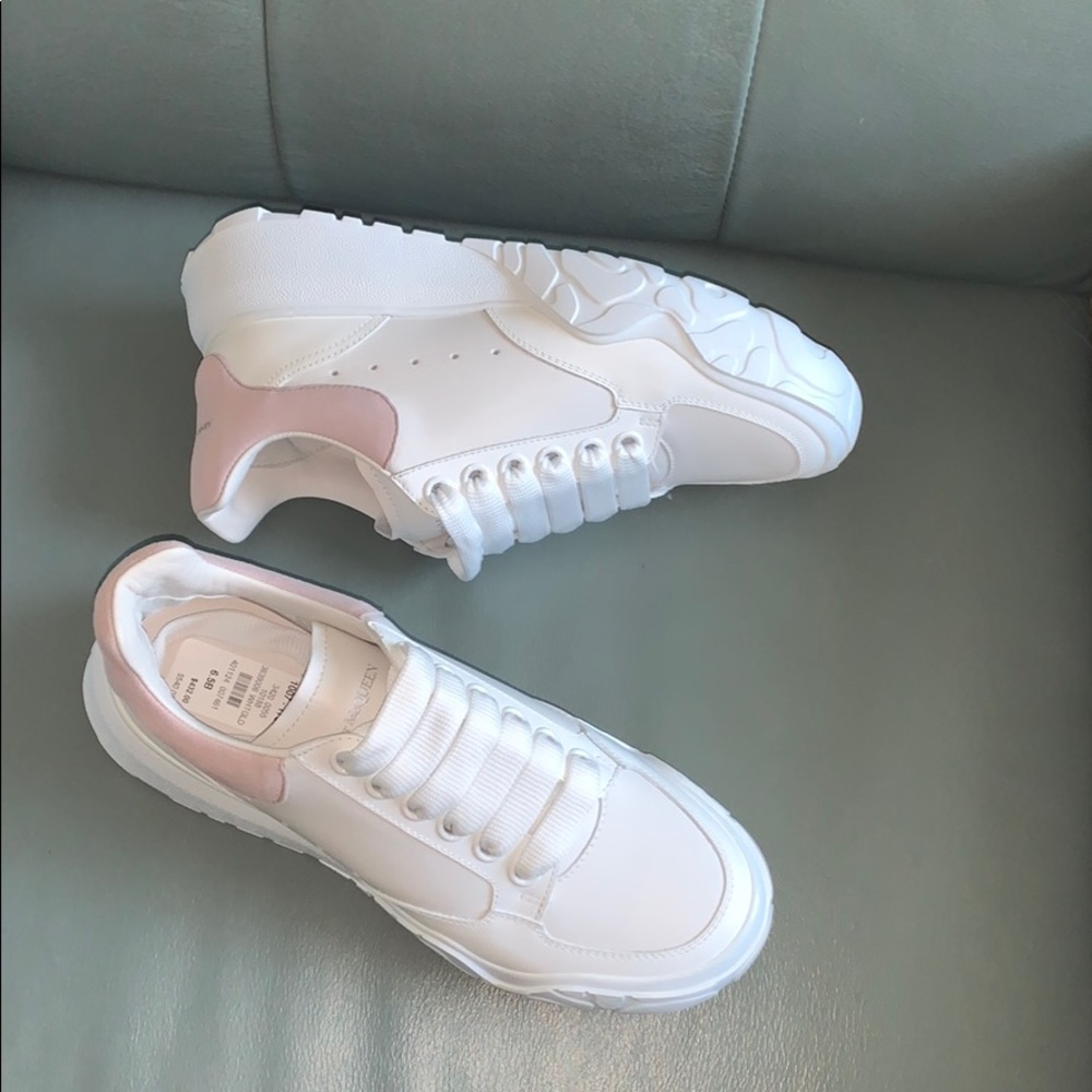 Alexander McQueen  Oversized Sneakers - Picture 6 of 10